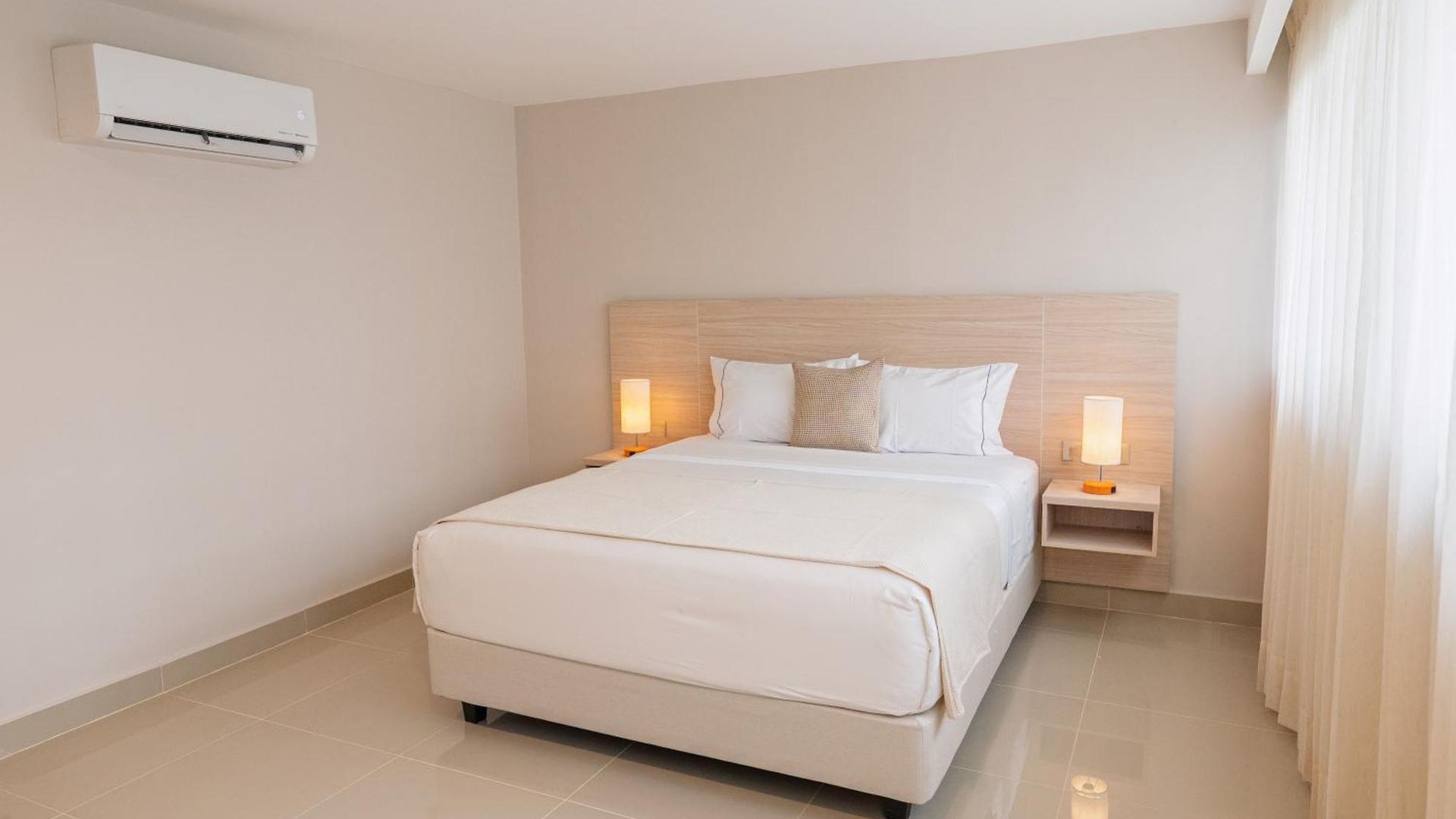 Alcare Hotel *